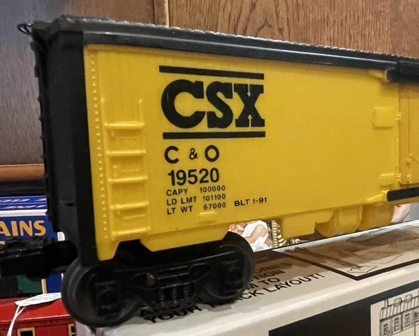 Lionel 19520 CSX Reefer RR name end