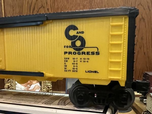 Lionel 19520 CSX Reefer RR logo end