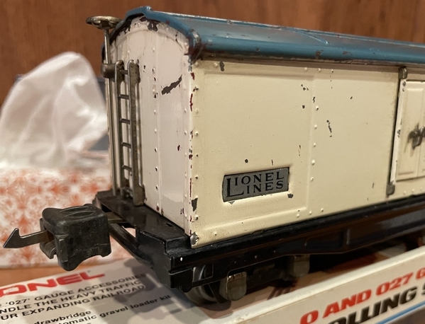 Lionel 814R reefer LL end view