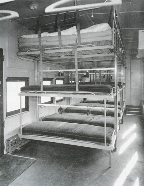 Pullman troop sleeper interior 2